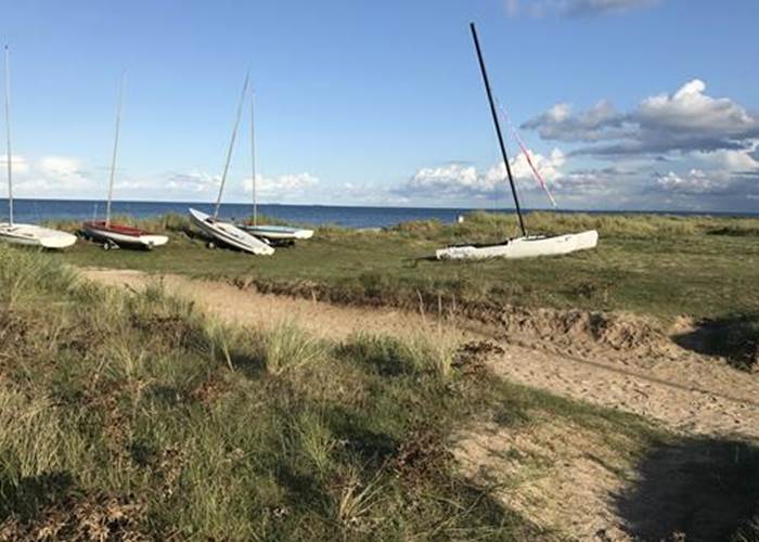 Hotel_de_la_plage_quineville_2_étoiles_club_de_voile_mer_vent