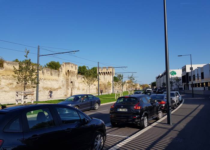 Remparts et Tramway Avignon