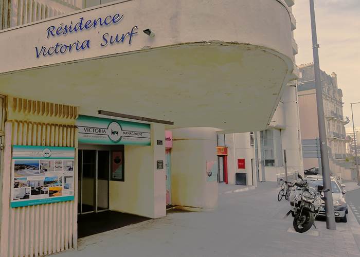 Le porche d'entrée du 21 Ter Avenue Edouard VII
