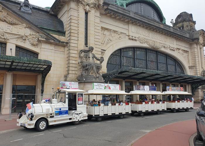 petit train devant gare de Limoges