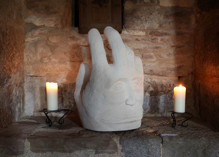 Exposition Onirisme au Château de Saint-Chamarand, Xavier Artesien, tailleur de pierre, Bruno Wagner, illustrateur de Fantasy