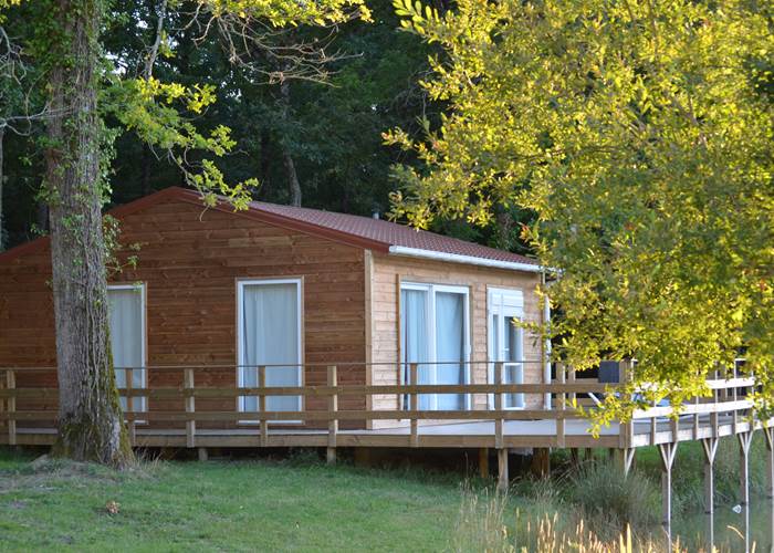 le chalet zen avec terrasse sur l'étang