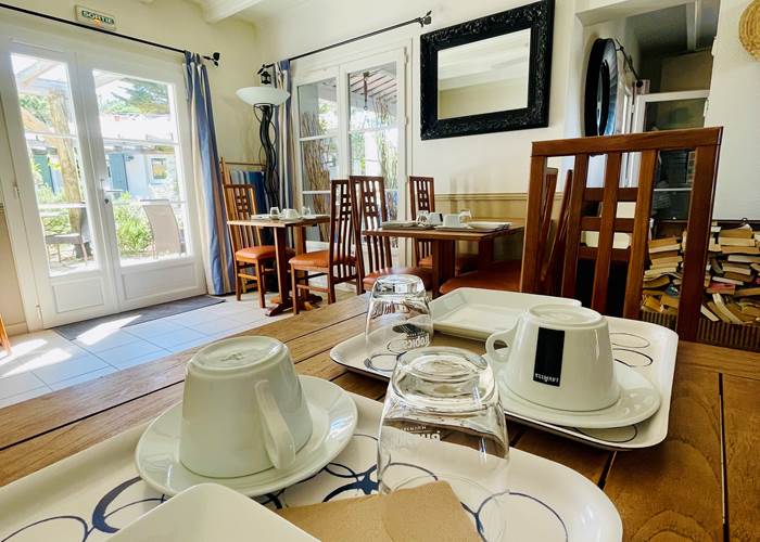 Salle petit déjeuner