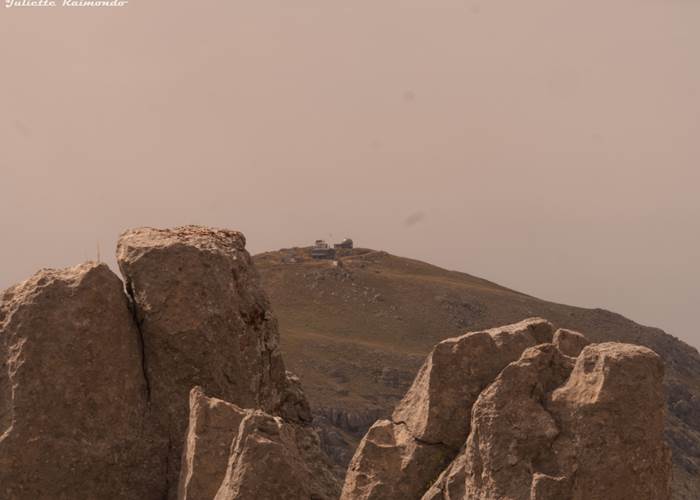 Vue du refuge depuis le Grand Mourre (J. Raimondo)