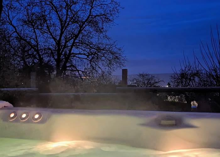 Jacuzzi privé accessible en hiver