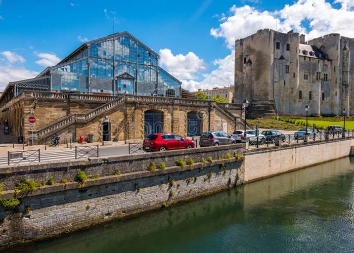 Niort - Le Donjon et les Halles