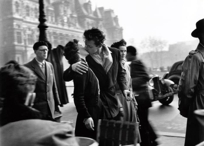 Le baiser de l'hôtel de ville, Paris, 1950. © Atelier Robert Doisneau