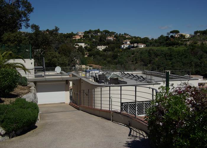 Portail d’entrée villa à Super Canne