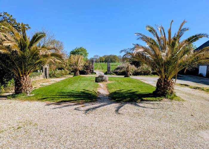 Cour  d'honneur  Domaine de launay blot