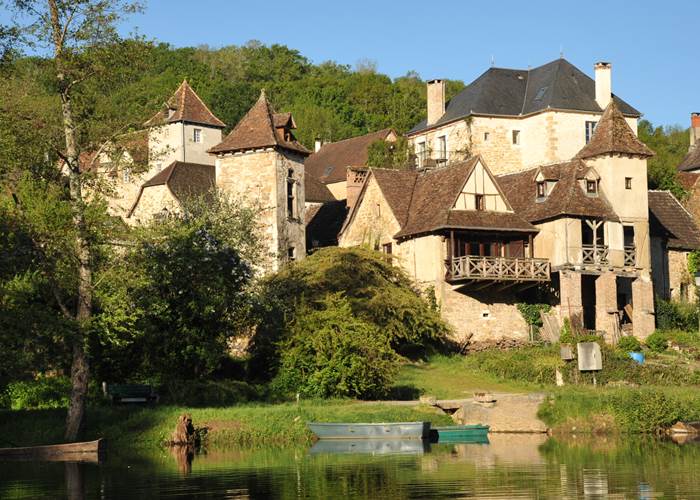 Les Terrasses de Carennac depuis la Dordogne