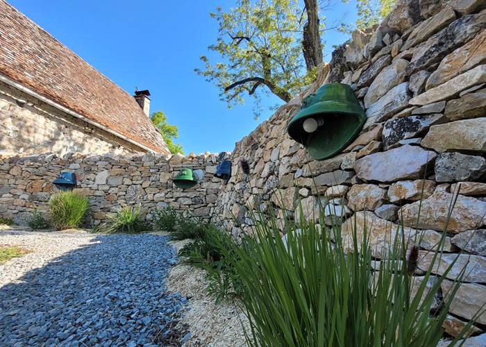 Les Enclos Secrets - Chemin d'accès au Spa