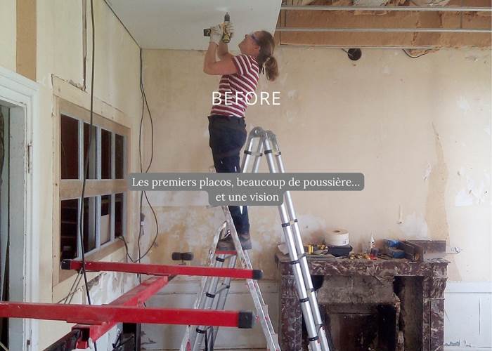 Salon en chantier avant rénovation, auto-rénovation d’un manoir ancien dans l'Ain