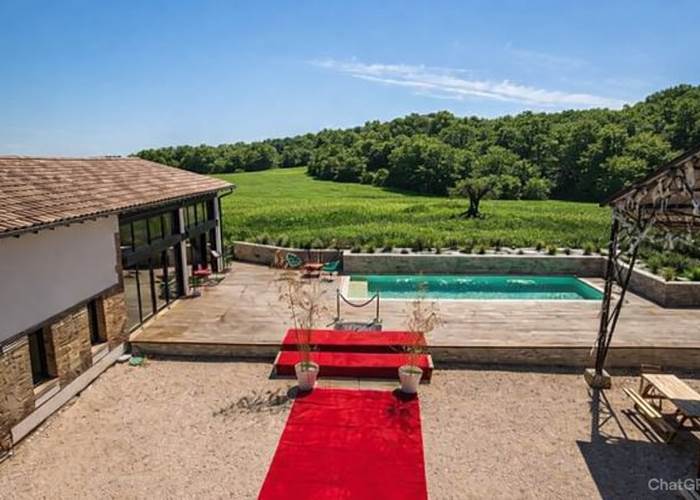 gîte, location de vacances, hébergement touristique, séjour, nuitée, maison de vacances, Lias, Bonrepose-sur-l'Aussonnelle, 32, Occitane, GERS, proche de forêt, centre-ville, pleine campagne, wifi, fibre optique, piscine jardin clos, terrasse, parking gratuit, cuisine équipée, barbecue, cheminée, climatisation, draps fournis, lave-linge, TV, Famille, groupe, grande capacité, 40 couchages, enfants bienvenus, séminaire, cousinade, randonneurs, amis, terrain de rugby, écrin d'amour , charme, authentique, luxe, insolite, calme, détente, nature, éco-responsable, durable, rénové, ancien, vue panoramique, atypique