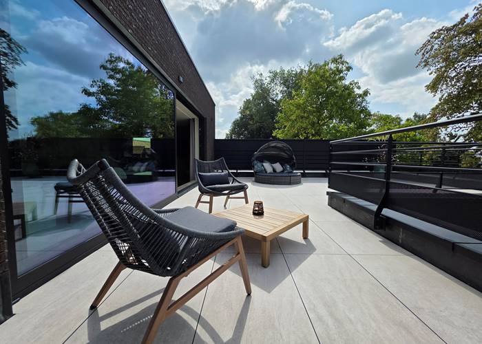 la grande terrasse de la suite Au sommet des arbres