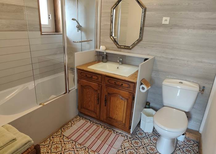 Salle de bain chambre à la Grenouille Grise jusqu'à 5 personnes