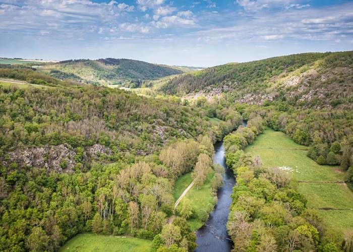 Les Gorges de la Sioule, un site naturel à découvrir pendant votre séjour aux Bulles d’Auvergne.-news