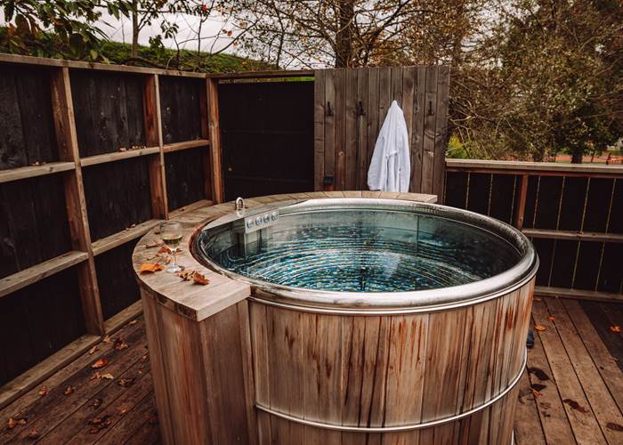 Relaxation dans le bain nordique
