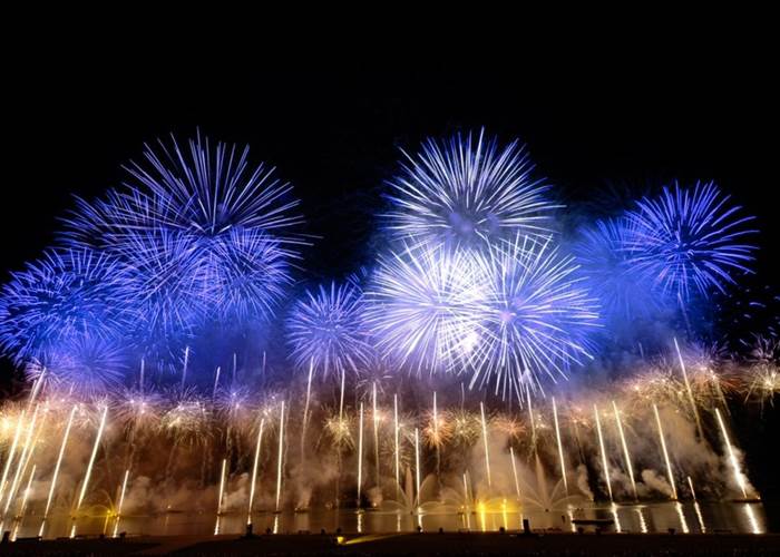 FEU D'ARTIFICE AOUT