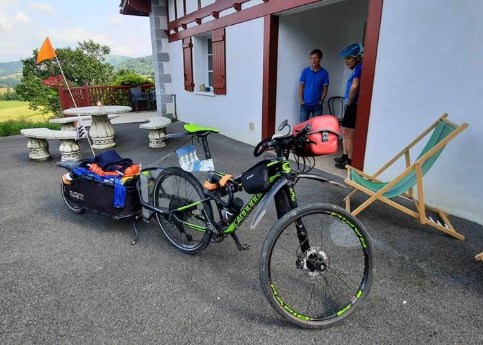 compostelle à vélo GR65 cyclistes
