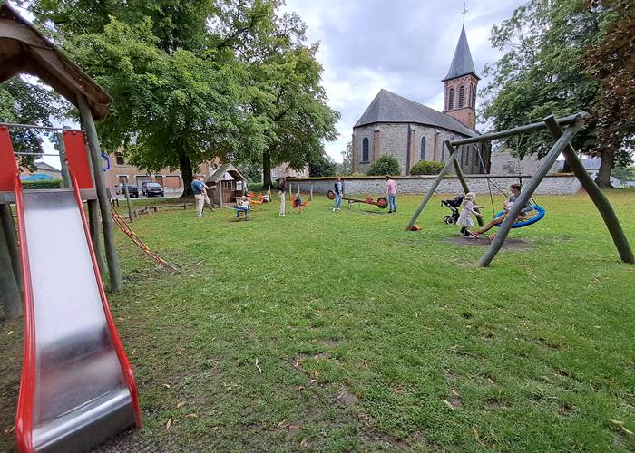 La Place du Baty à Falmagne