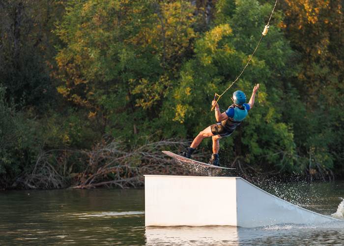 wakeboard-cable-park-activité-nautique-medoc-bordeaux-mas-des-anges.jpg