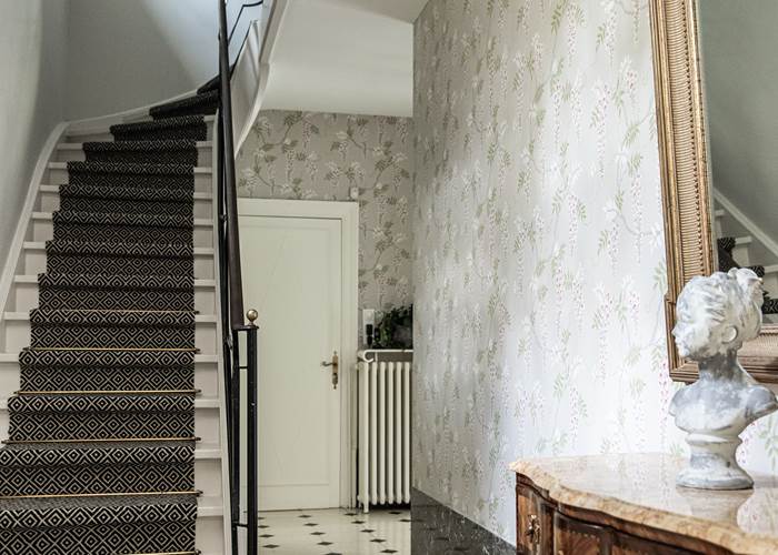 entrée avec vue sur l'escalier des chambres