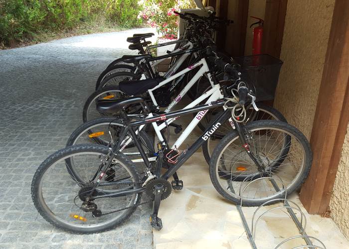 à disposition à la la villa les hespérides 2 vélos par gîte