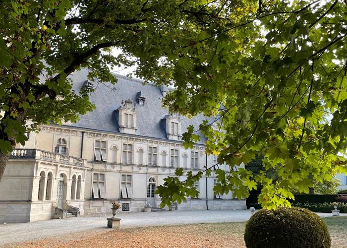 Château de Montigny-sur-Aube en automne