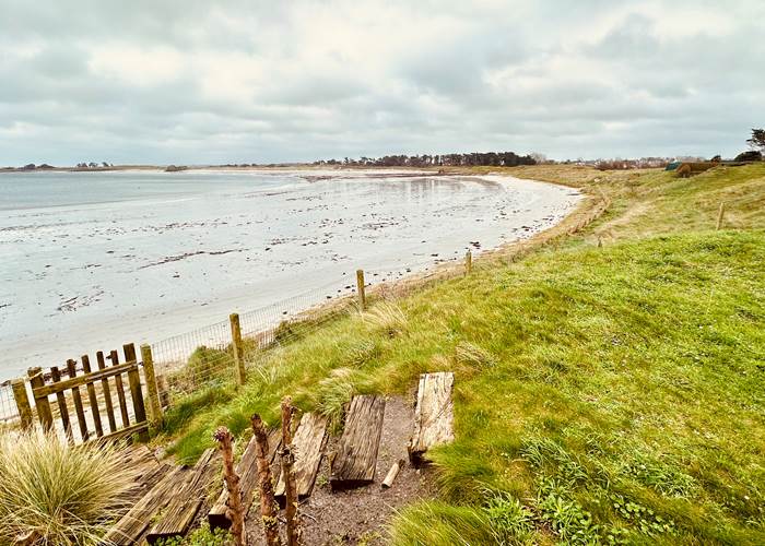 Portail de la maison pour accèder à la plage