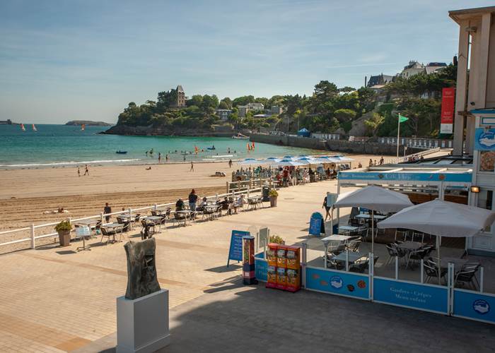 Clos de la Fontaine Dinard, terrasse de la digue 700m (Jo Labb)