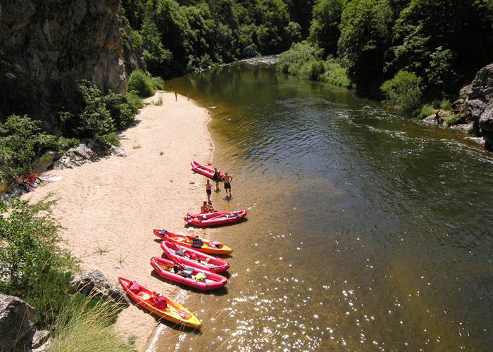 Canoë kayak dans les gorges de l'Allier
