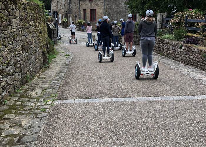 Bords de Rance à DINAN, village de LEHON