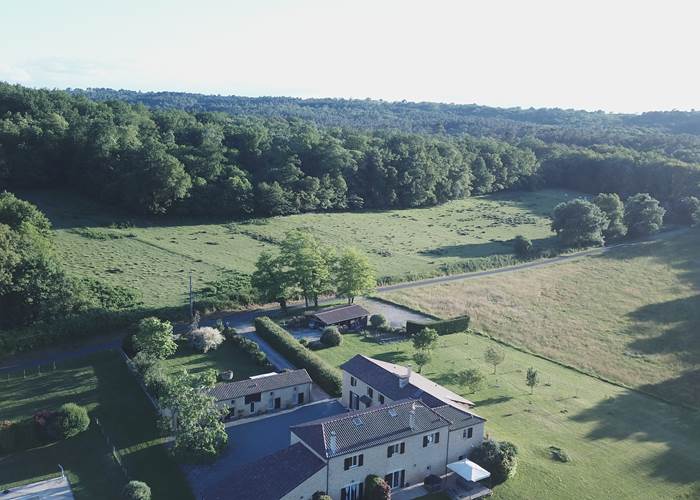 DOMAINE DU CHAMP DE L'HOSTE - maison d'hôtes à Larzac 24170 - domaine du champ de l'Hoste - La forêt du Périgord Noir.