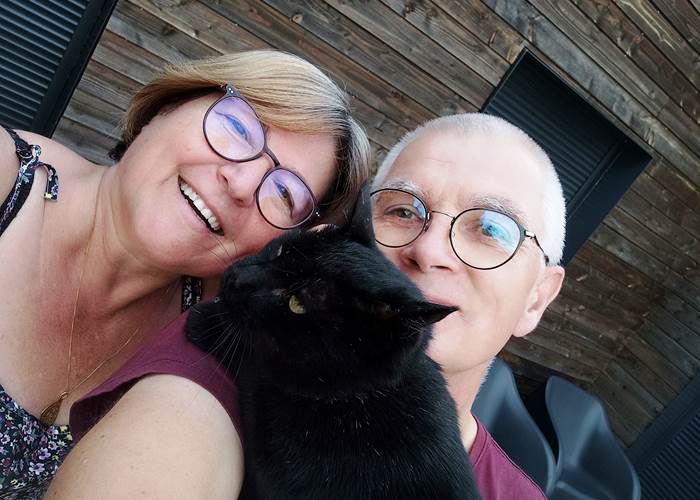 Vos hôtes avec le chat des voisins