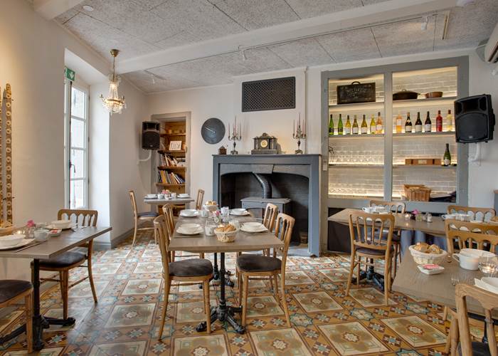 Breakfast room 2