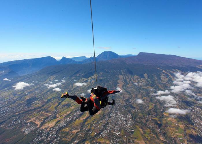 L'Orée du Maïdo - saut en parachute pour davantage de sensations fortes