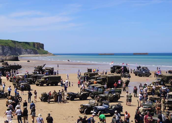 ARROMANCHES-BESSIN-DEBARQUEMENT-PERSONNAGE-COMMEMORATION-70EME-1400125-CALVADOSTOURISME-LIBRE