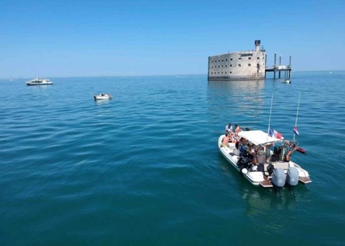 aperitif en mer à l'ile de ré