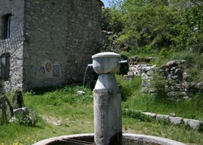 Hameau Du poil Fontaine qui redonne vie au hameau