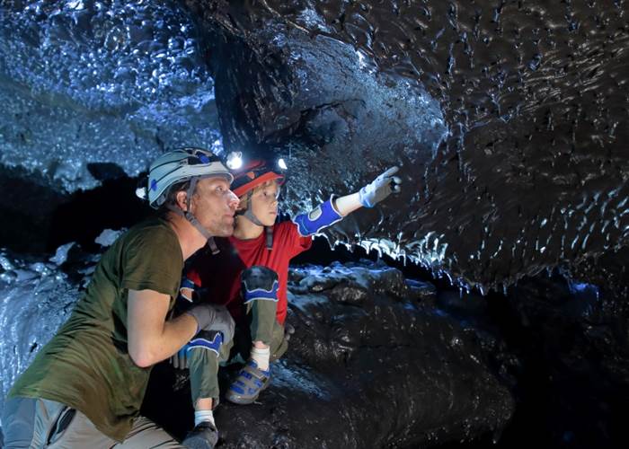 tunnel-de-lave-avec-enfant