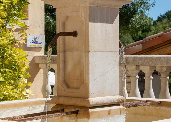 La fontaine de la Serre des Mourges