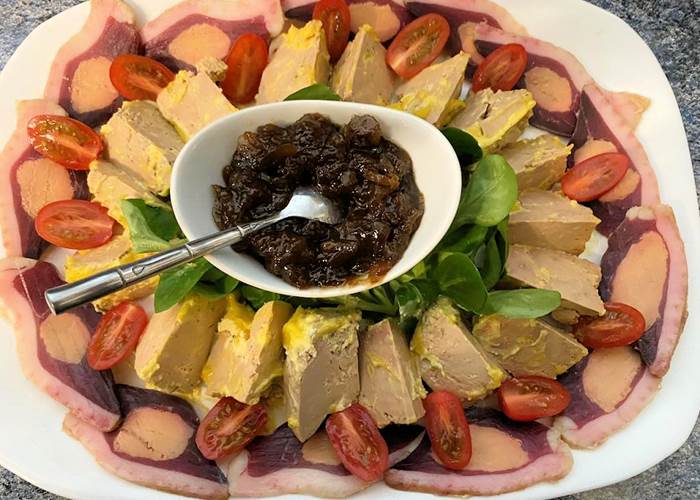 Assiette de foie gras et magrets fumés