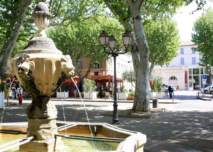 Place centre Ville Carpentras. Copyright.3134-Carpentras_-HOCQUEL_A_-_VPA-1600px