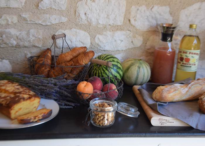 Notre table d'hôtes : un buffet varié et coloré