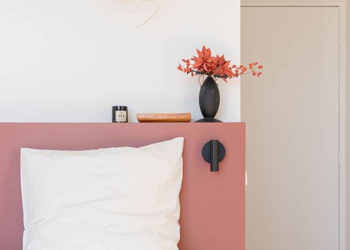 Tête de lit chambre rouge