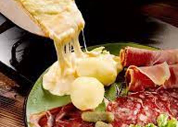 La fameuse raclette au lait cru!