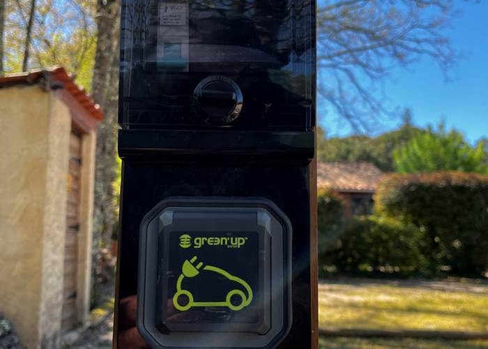 Rechargez la nuit et visitez des châteaux du Périgord la journée