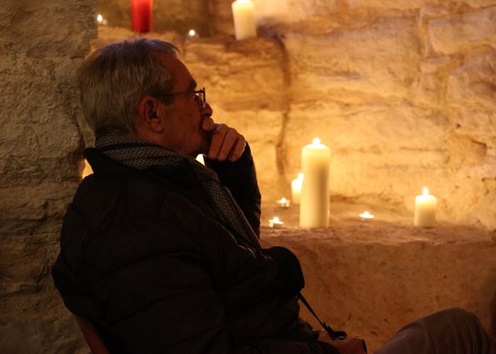 Le Chœur de Femmes VARIA VOCE, éclairage à la bougie au Château de Saint-Chamarand