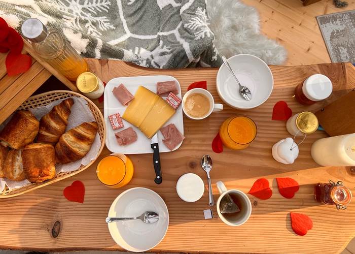 Petit déjeuner en intérieur-page