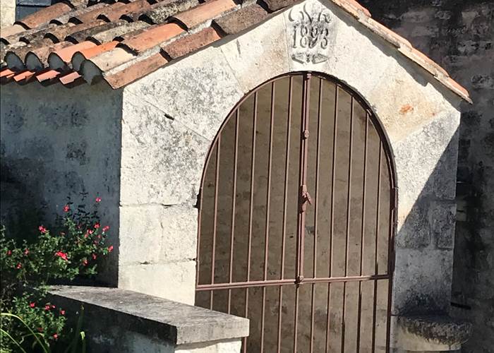 fontaine à Ste Alauzie